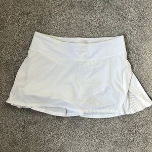 Lululemon play off the pleats mid size skort